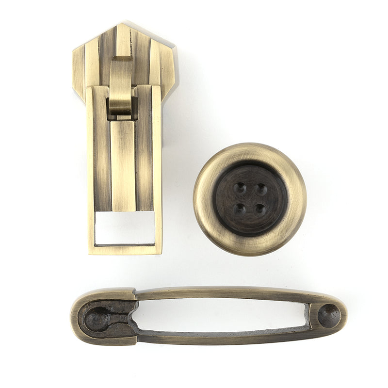Chargez l'image dans la visionneuse de la galerie, 47200-38|Dritz Brass Safety Pin Pull, Antique Brass