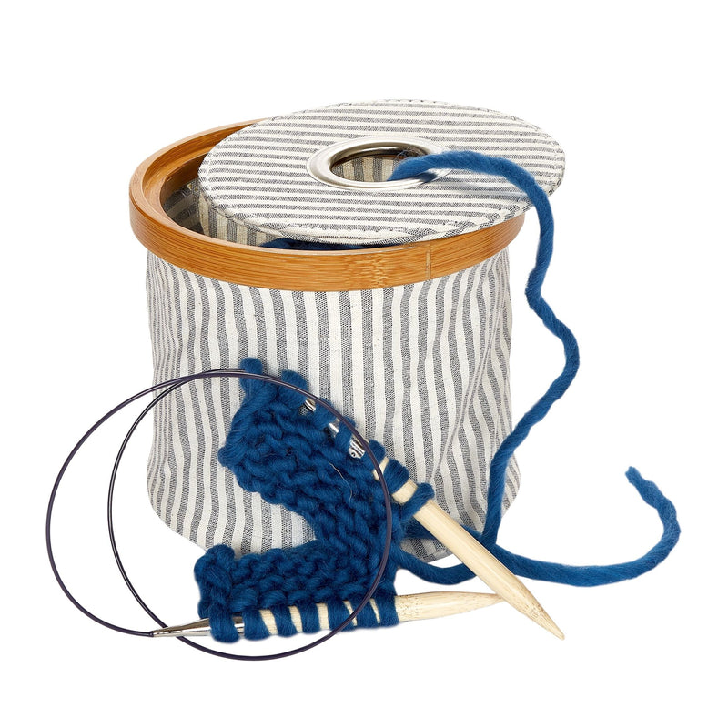 Chargez l'image dans la visionneuse de la galerie, 610666|Prym Bamboo Foldable Wool Dispenser, Gray