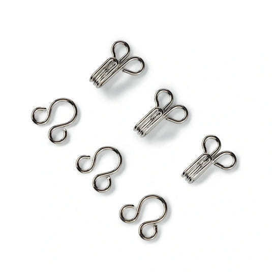 263845| Hooks and Eyes brass 2 silver col