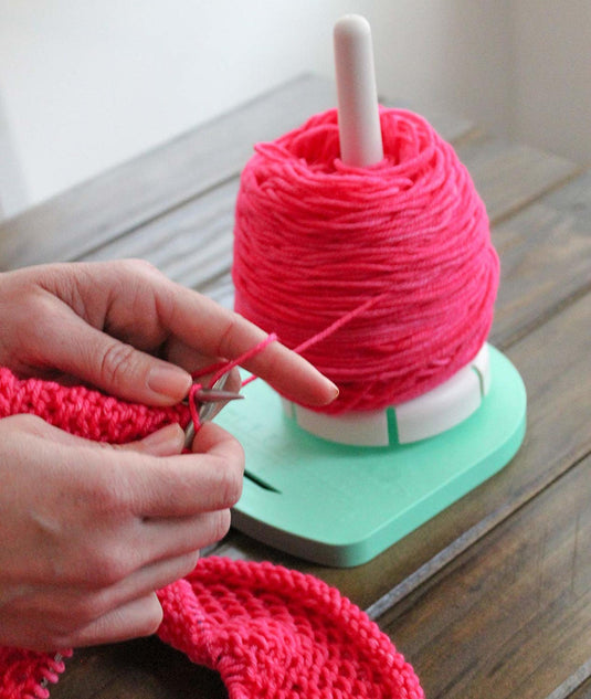 57102|Yarn Valet Yarn Dispenser