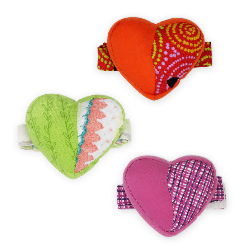 Cargue la imagen en el visor de la galería, 3002|Dritz Heart Wrist Pin Cushion with Adjustable Strap, Assorted Colors