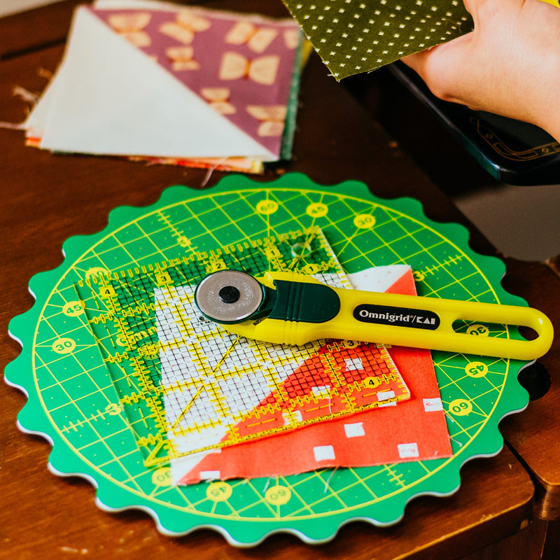 Load image into Gallery viewer, 8WGR|Omnigrid 360 ROTATING CUTTING MAT, 8"